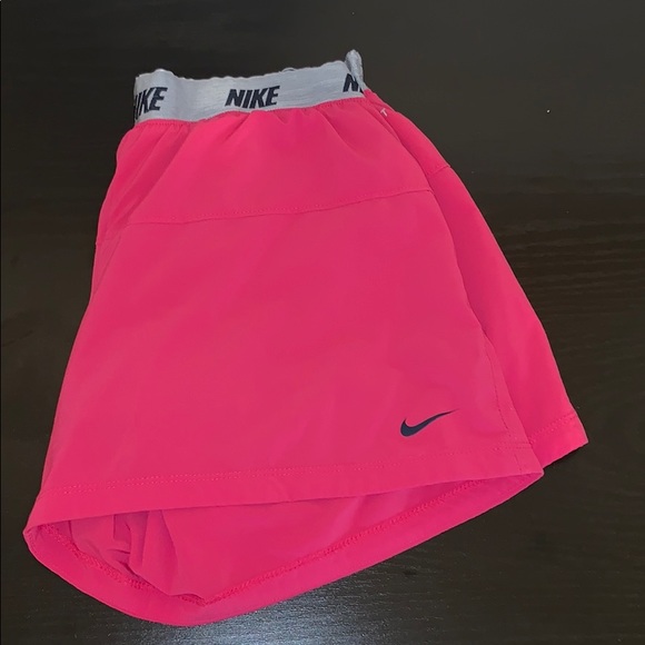 Girls pink size XL Nike shorts